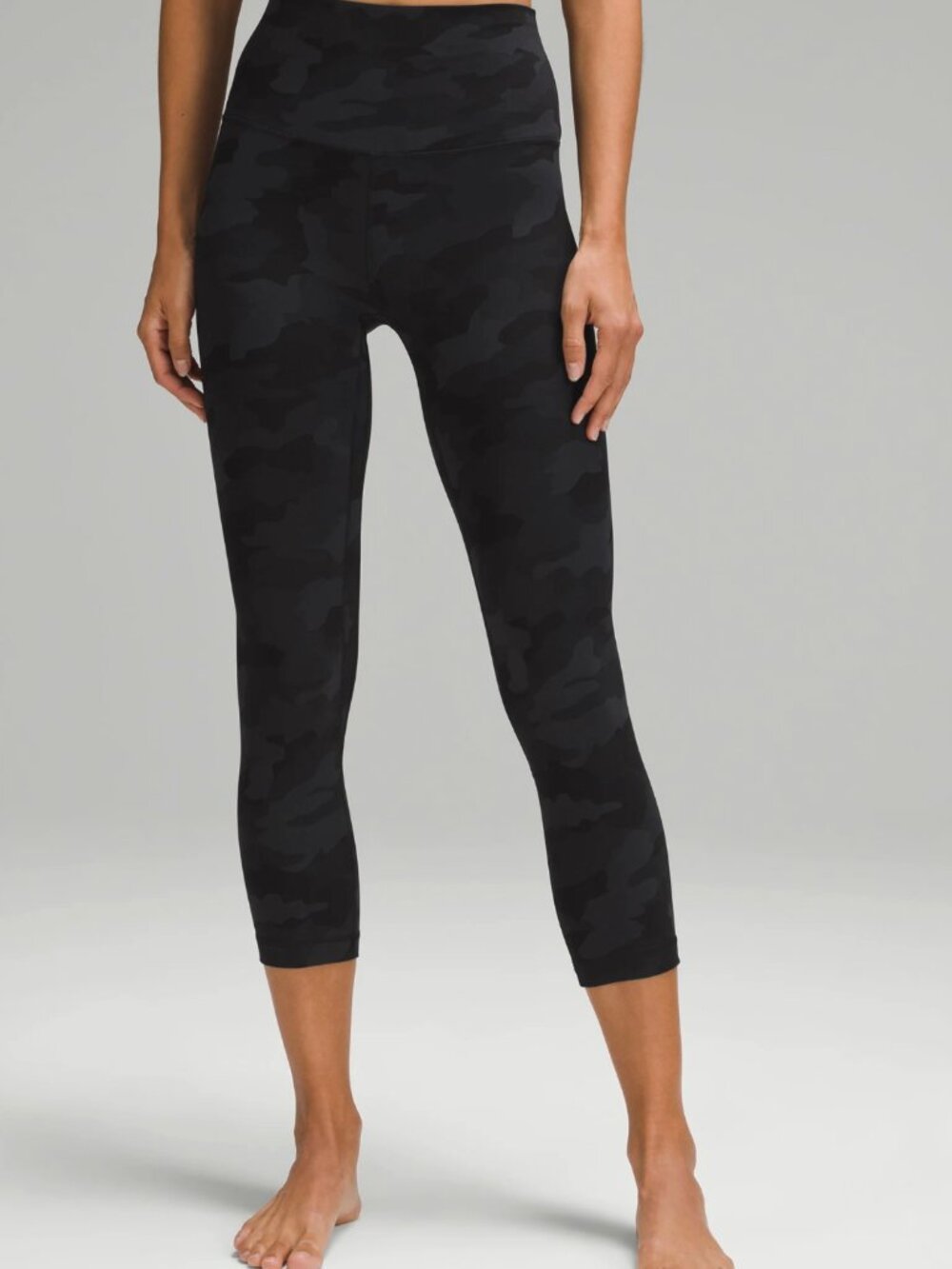 Lululemon Align High-Rise Crop 23" in Black and Gray Camo Size 2